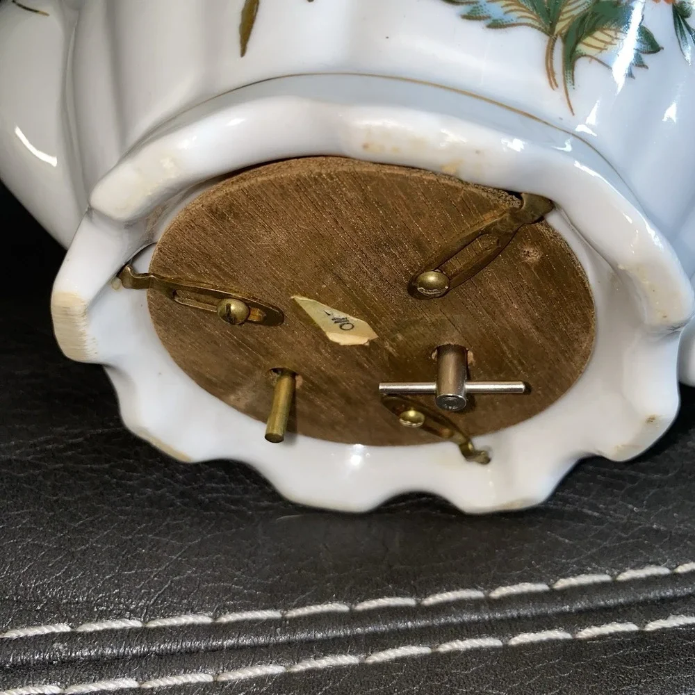 Vintage Porcelain Japan White Floral‎ Gold Guild Musical Teapot Works Beautiful